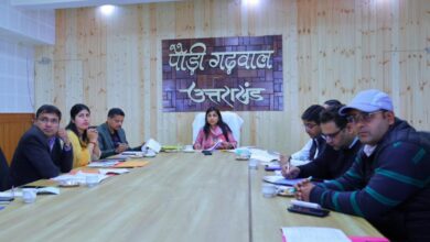 मुख्यमंत्री घोषणाओं से जुड़े कार्यों में किसी भी प्रकार की लापरवाही स्वीकार नहीं की जाएगी- डीएम