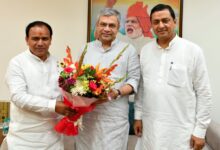 केन्द्रीय रेल मंत्री से मिले कैबिनेट मंत्री डाॅ. धन सिंह और सांसद अनिल बलूनी