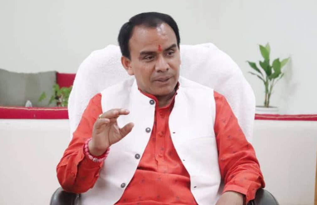 सूबे के राजकीय महाविद्यालयों में हाईटेक होंगी प्रयोगशालाएं- डाॅ. धन सिंह रावत