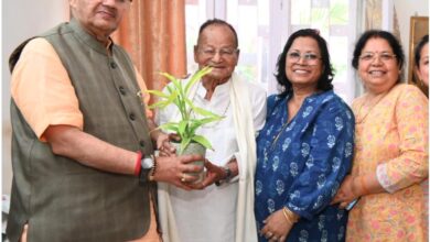 मंत्री गणेश जोशी ने रिटायर्ड हवलदार उदय सिंह थापा को दी 100वें जन्मदिवस की शुभकामनाएं