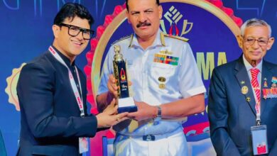 नौसेना प्रमुख एडमिरल दिनेश के. त्रिपाठी ने शिक्षाविद ललित मोहन जोशी को किया सम्मानित