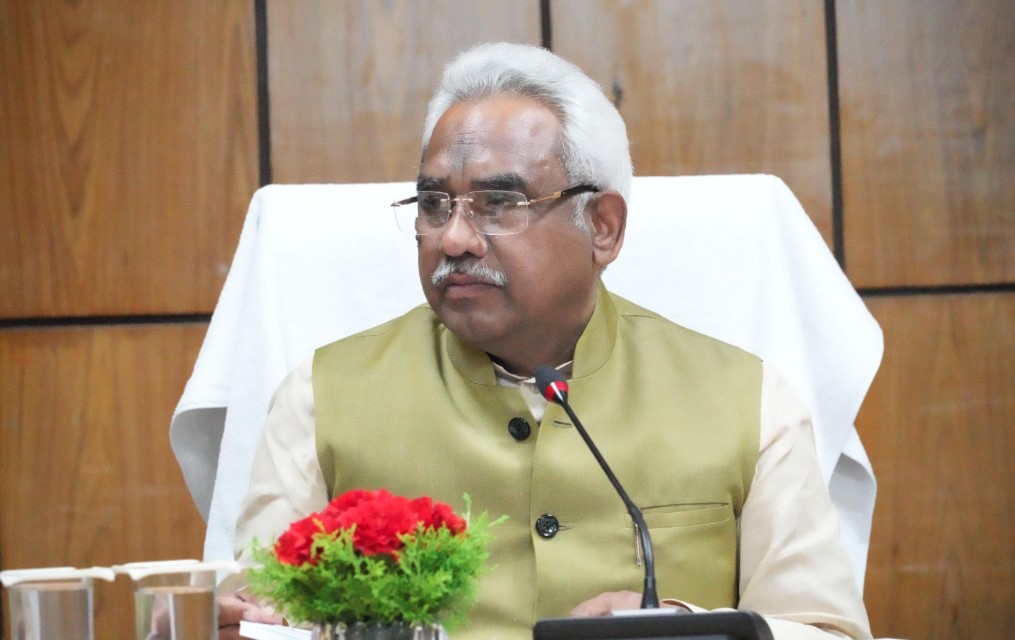 आयुष एवं आयुष शिक्षा मंत्री मदन कौशिक ने विभागीय अधिकारियों के साथ की समीक्षा बैठक