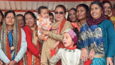 सोमेश्वर में देव पूजन वैशी कार्यक्रम में शामिल हुईं मंत्री रेखा आर्या