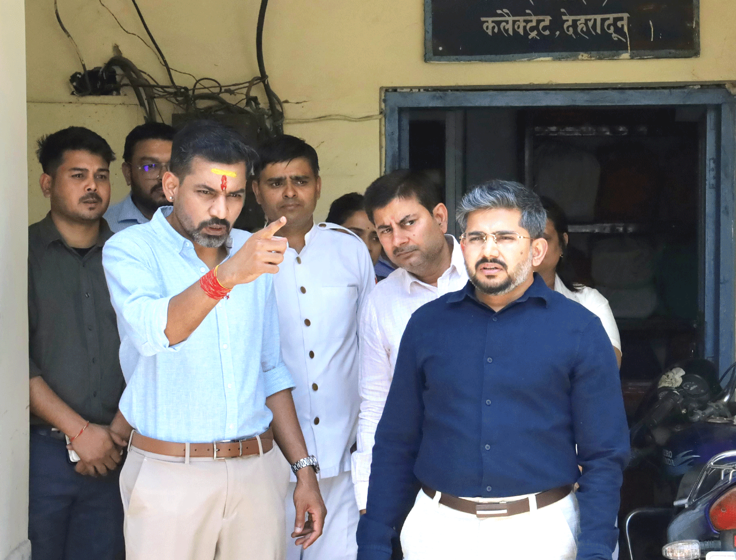 जिलाधिकारी ने कलेक्ट्रेट परिसर स्थित कार्यालयों, रिकॉर्ड रूम एवं आपदा परिचालन केन्द्र का किया निरीक्षण