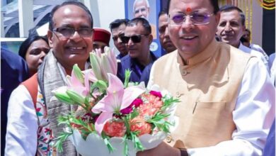 ‘अपनापन–नरेंद्र मोदी संग मेरे अनुभव’ पुस्तक का लोकार्पण कार्यक्रम में शामिल हुए मुख्यमंत्री धामी