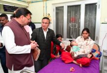 मुख्यमंत्री धामी ने जिला चिकित्सालय पिथौरागढ़ का किया औचक निरीक्षण
