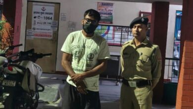 शराब पीकर सड़क पर हंगामा करने वाला कार चालक गिरफ्तार, वाहन सीज