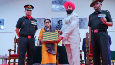 देश सदैव शहीदों के बलिदान और उनके परिवारों के योगदान का ऋणी रहेगा- राज्यपाल