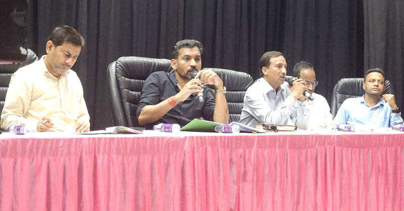 देहरादून के 116 परीक्षा केंद्रों पर होगी स्नातक स्तरीय परीक्षा, 46350 अभ्यर्थी होंगे शामिल देहरादून के 116 परीक्षा केंद्रों पर होगी स्नातक स्तरीय परीक्षा, 46350 अभ्यर्थी होंगे शामिल