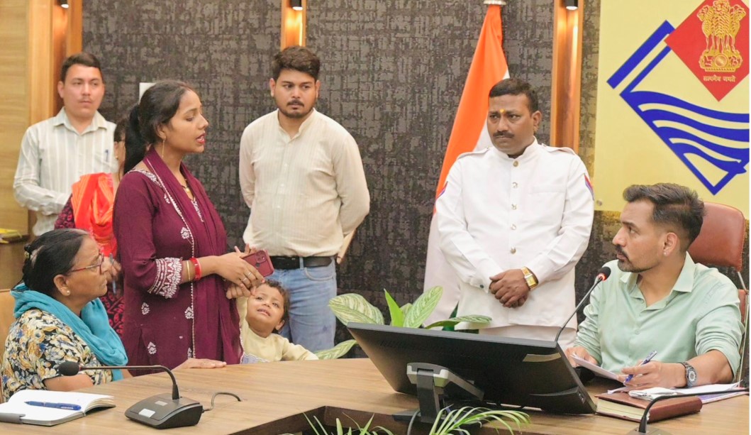 समाधान दिवस में डीएम ने सुनीं 194 जन शिकायतें, समयबद्ध निस्तारण के दिए सख्त निर्देश समाधान दिवस में डीएम ने सुनीं 194 जन शिकायतें, समयबद्ध निस्तारण के दिए सख्त निर्देश