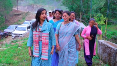दूरस्थ गांवों तक पहुंचीं जिलाधिकारी, अस्पताल, बाजार और चौपालों में पहुंचकर जानी लोगों की समस्याएं