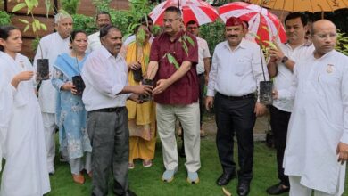कृषि मंत्री गणेश जोशी ने विश्व पर्यावरण दिवस पर किया पौधारोपण