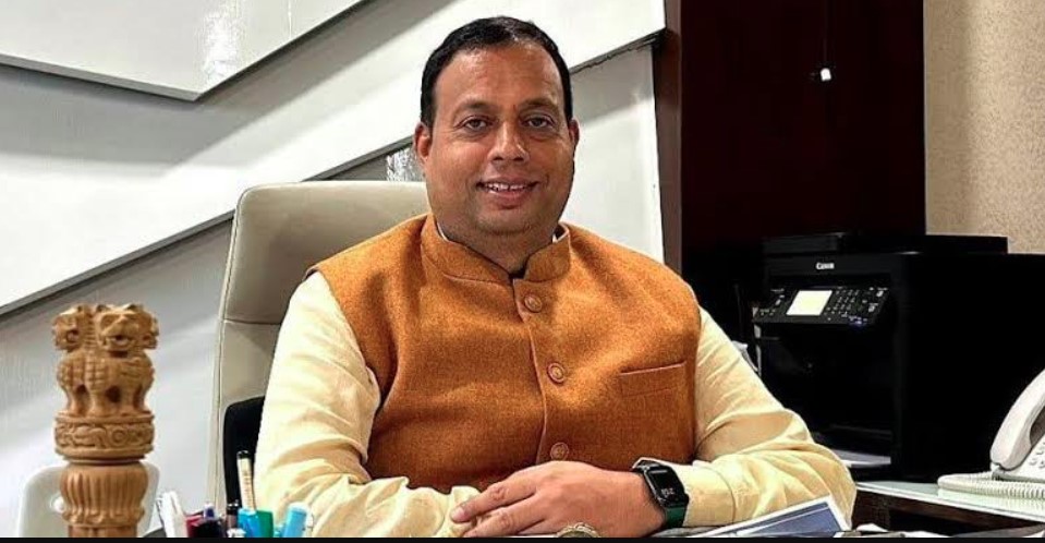 चारधाम यात्रा पूरी तरह सुरक्षित, श्रद्धालु अफवाहों पर न दें ध्यान- हेमंत द्विवेदी चारधाम यात्रा पूरी तरह सुरक्षित, श्रद्धालु अफवाहों पर न दें ध्यान- हेमंत द्विवेदी