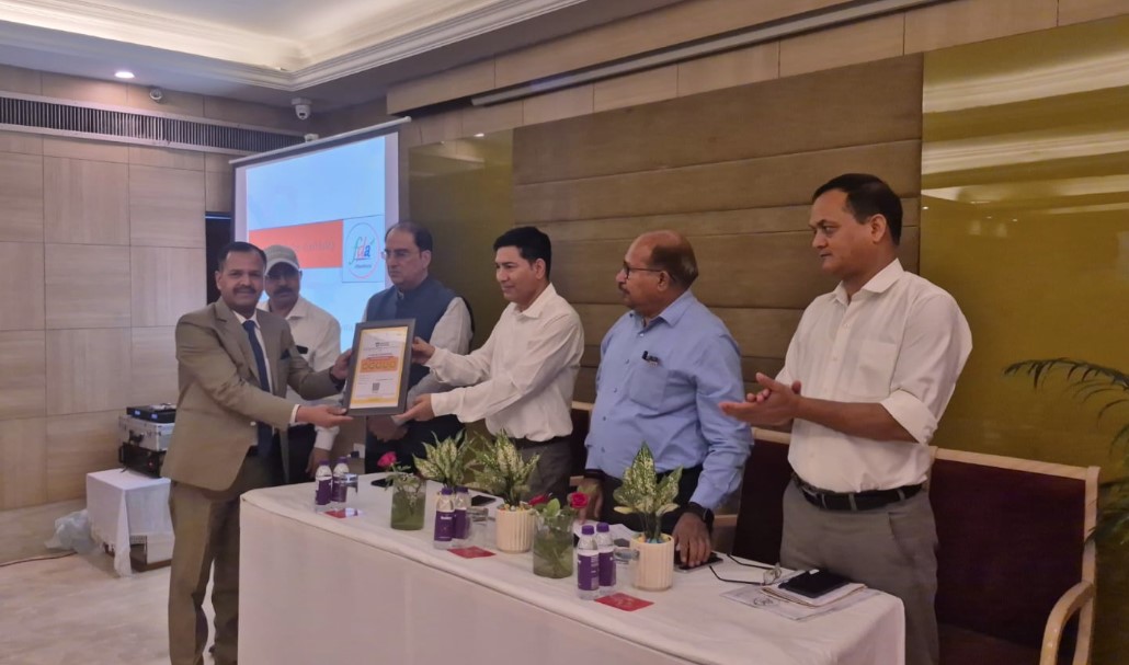 खाद्य सुरक्षा मानकों पर सख्ती, होटल संचालकों को किया जागरूक खाद्य सुरक्षा मानकों पर सख्ती, होटल संचालकों को किया जागरूक