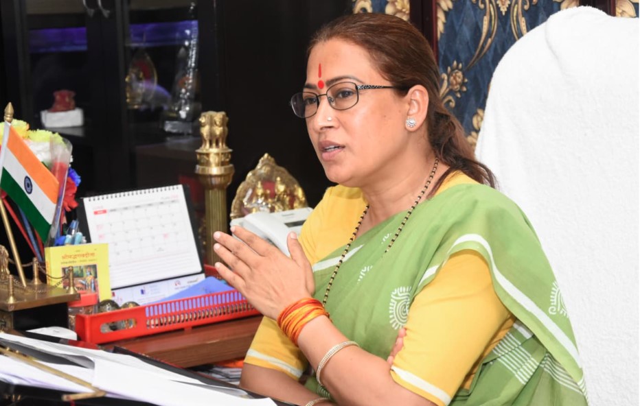 तुरंत जारी करें 211 एकल महिलाओं को पैसा- रेखा आर्या तुरंत जारी करें 211 एकल महिलाओं को पैसा- रेखा आर्या