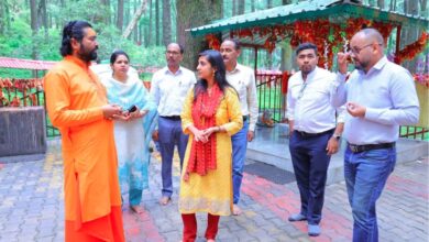 रिखणीखाल पहुंचीं डीएम स्वाति भदौरिया, विभिन्न क्षेत्रों का किया निरीक्षण