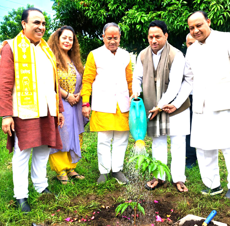 भाजपा एनजीओ प्रकोष्ठ ने देहरादून में किया वृक्षारोपण, पर्यावरण संरक्षण का लिया संकल्प भाजपा एनजीओ प्रकोष्ठ ने देहरादून में किया वृक्षारोपण, पर्यावरण संरक्षण का लिया संकल्प