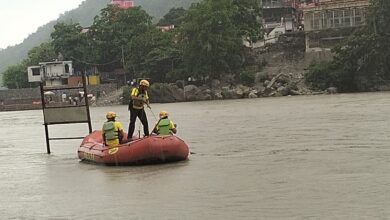 लक्ष्मणझूला क्षेत्र में गंगा नदी में स्नान के दौरान युवक डूबा, SDRF का सर्च अभियान जारी