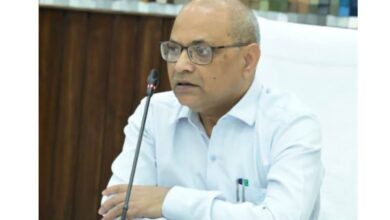 आपदा राहत कार्यों में तेजी लाएं, अवरुद्ध मार्गों को प्राथमिकता से खोलें- आयुक्त आनंद स्वरूप