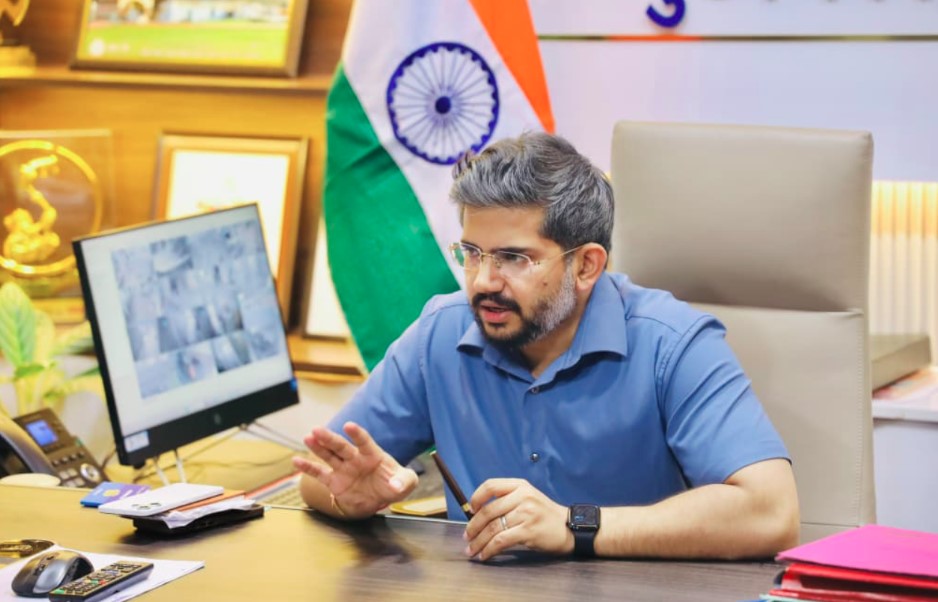 स्वतंत्रता दिवस के उपलक्ष्य में ‘हर घर तिरंगा’ अभियान की तैयारियां तेज स्वतंत्रता दिवस के उपलक्ष्य में ‘हर घर तिरंगा’ अभियान की तैयारियां तेज
