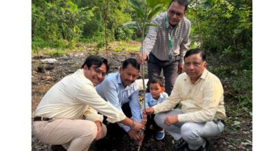 “पेड़ नहीं, आने वाली पीढ़ियों का भविष्य लगा रहे हैं” : बंशीधर तिवारी
