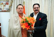 राज्य पिछड़ा वर्ग कल्याण परिषद के उपाध्यक्ष अशोक वर्मा ने मुख्यमंत्री धामी से की शिष्टाचार भेंट