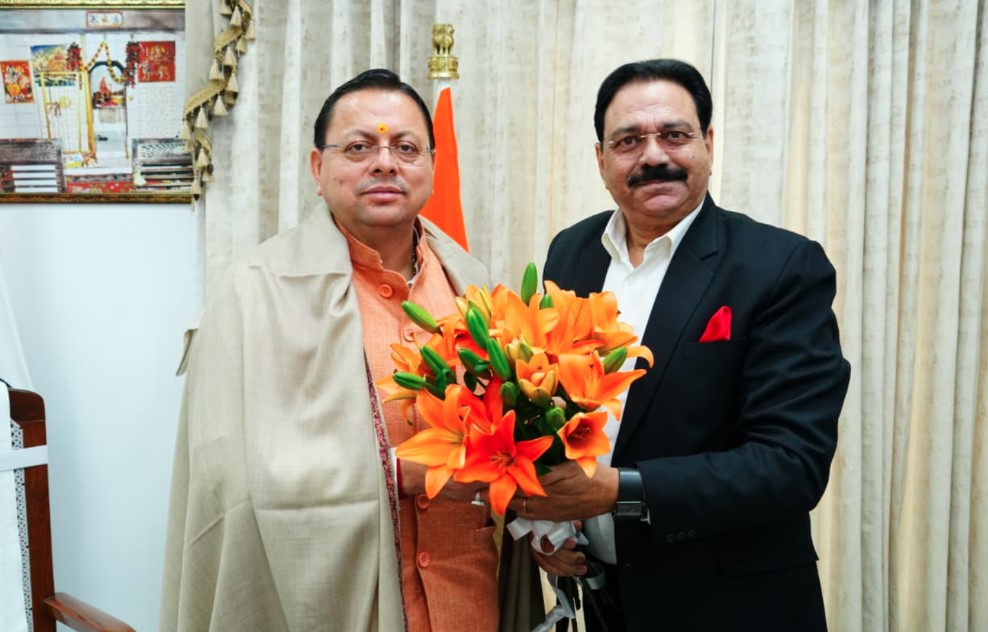 राज्य पिछड़ा वर्ग कल्याण परिषद के उपाध्यक्ष अशोक वर्मा ने मुख्यमंत्री धामी से की शिष्टाचार भेंट राज्य पिछड़ा वर्ग कल्याण परिषद के उपाध्यक्ष अशोक वर्मा ने मुख्यमंत्री धामी से की शिष्टाचार भेंट