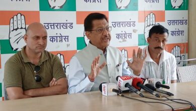 बदरीनाथ धाम के चढ़ावा चोरी पर जवाब दे सरकार- कांग्रेस