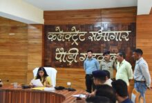 जनता मिलन में 21 शिकायतों पर डीएम सख्त, समयबद्ध एवं संतोषजनक निस्तारण के दिए निर्देश