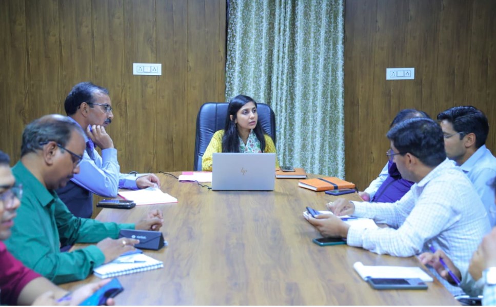 लगातार बारिश पर जिलाधिकारी का त्वरित एक्शन, आपदा परिचालन केंद्र से संभाली कमान लगातार बारिश पर जिलाधिकारी का त्वरित एक्शन, आपदा परिचालन केंद्र से संभाली कमान