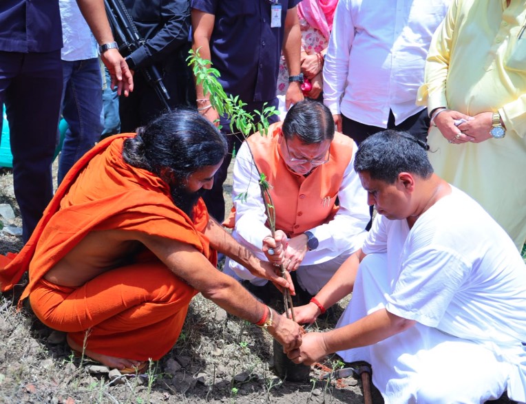 हरेला पर्व पर मालाग्राम पहुंचे मुख्यमंत्री, सघन पौधरोपण कर दिया हरित संरक्षण का संदेश