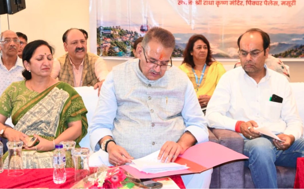 सेवा पखवाड़ा के बहुउद्देशीय शिविर में कैबिनेट मंत्री गणेश जोशी ने सुनी जन समस्याएं सेवा पखवाड़ा के बहुउद्देशीय शिविर में कैबिनेट मंत्री गणेश जोशी ने सुनी जन समस्याएं