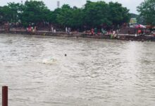 कांवड़ यात्रा के दौरान SDRF की त्वरित कार्रवाई, कांगड़ा घाट पर गंगा में डूब रहे कांवड़िये को सकुशल बचाया