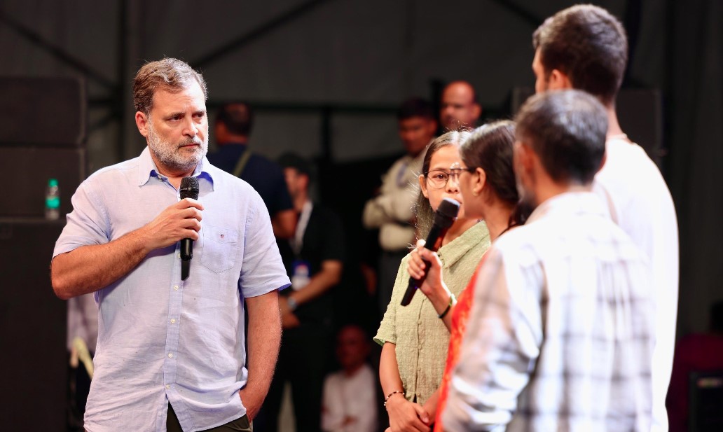 पेपर लीक युवाओं के सपनों पर सबसे बड़ा हमला, ‘छात्रों की गूंज’ कार्यक्रम में बोले राहुल गांधी पेपर लीक युवाओं के सपनों पर सबसे बड़ा हमला, ‘छात्रों की गूंज’ कार्यक्रम में बोले राहुल गांधी