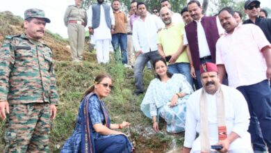 हरेला पर्व पर मंत्री रेखा आर्या ने किया पौधारोपण