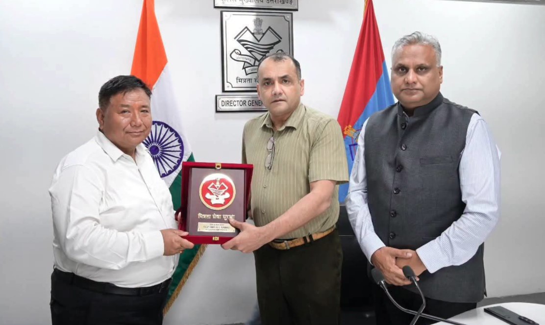32 वर्ष 6 माह की गौरवपूर्ण सेवा के बाद आईजी करण सिंह नगन्याल सेवानिवृत्त 32 वर्ष 6 माह की गौरवपूर्ण सेवा के बाद आईजी करण सिंह नगन्याल सेवानिवृत्त