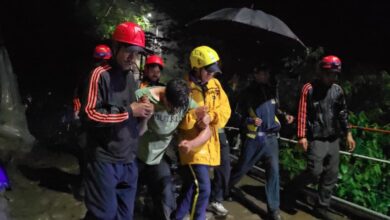 केदारनाथ पैदल मार्ग पर गहरी खाई में गिरे युवक का एसडीआरएफ ने किया सफल रेस्क्यू