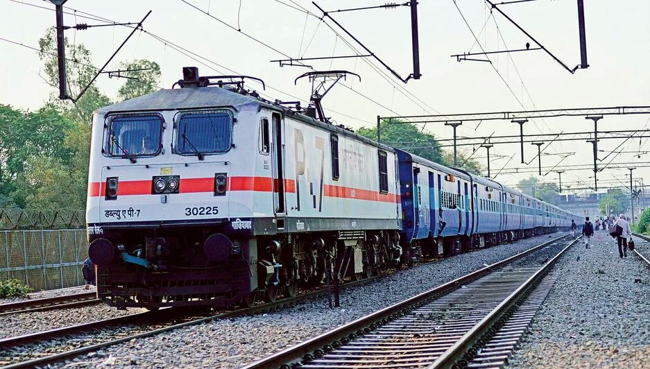 रेल मंत्रालय ने रामनगर एवं देहरादून के बीच नई द्विसाप्ताहिक एक्सप्रेस ट्रेन के संचालन को दी मंजूरी रेल मंत्रालय ने रामनगर एवं देहरादून के बीच नई द्विसाप्ताहिक एक्सप्रेस ट्रेन के संचालन को दी मंजूरी