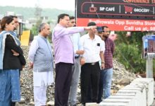 मुख्यमंत्री ने नंदा की चौकी पुल के एप्रोच रोड के पुनर्निर्माण कार्य का किया निरीक्षण