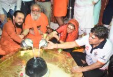 हर-हर महादेव के जयघोष के बीच निकली रेखा आर्या की कांवड़ यात्रा