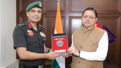 मुख्यमंत्री धामी से महानिदेशक एनसीसी ने की शिष्टाचार भेंट