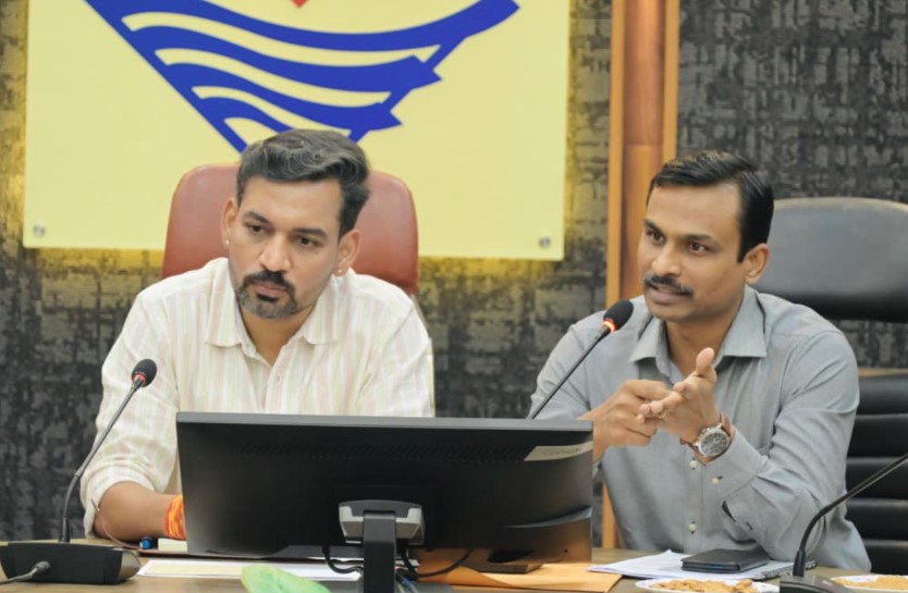 मतदाता सूची की शुद्धता सर्वाेच्च प्राथमिकता, फील्ड विजिट कर दूर करें समस्याएं- विजय कुमार
