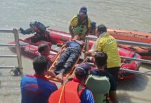 शिव घाट पर स्नान के दौरान कांवड़िया बेहोश, SDRF ने River Ambulance से पहुंचाया मेडिकल कैंप