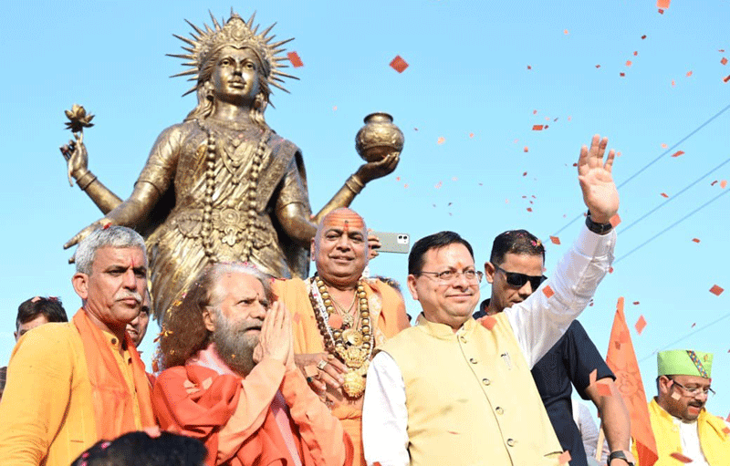प्रधानमंत्री नरेंद्र मोदी मोदी के जन्मदिवस पर 2100 दीपों से जगमगाया यमुना तट, मुख्यमंत्री धामी ने 7.52 करोड़ के स्नान घाट का किया लोकार्पण