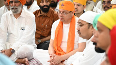‘सेवा संकल्प अभियान’ के तहत नानकमत्ता पहुँचे मुख्यमंत्री धामी, स्वच्छता अभियान में किया श्रमदान